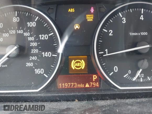 ✅ 2010 BMW 1 Series 128i • VIN: WBAUP7C57AVK77274 • Lot: 42718133. Listed on IAAI with 119,773 mi. Free auction sales archive from the USA and detailed vehicle history report at DreamBid. Image 7.