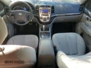 ✅ 2009 Hyundai Santa Fe SE • VIN: 5NMSH13EX9H305047 • Lot: 86798305. Listed on Copart with 115,748 mi. Free auction sales archive from the USA and detailed vehicle history report at DreamBid. Image 8.