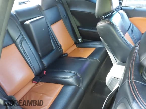 ✅ 2015 Dodge Challenger R/T • VIN: 2C3CDZAT5FH710678 • Lot: 43647121. Wystawiony na IAAI z przebiegiem 175 928 mil. Bezpłatny archiwum sprzedaży aukcyjnych z USA i szczegółowy raport historii pojazdu na DreamBid. Zdjęcie 8.