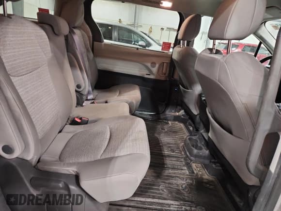 ✅ 2021 Toyota Sienna LE • VIN: 5TDKSKFC6MS035886 • Lot: 93126815. Listed on Copart with 255,807 mi. Free auction sales archive from the USA and detailed vehicle history report at DreamBid. Image 11.