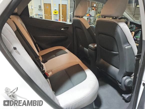 ✅ 2017 Chevrolet Bolt EV LT • VIN: 1G1FW6S03H4190544 • Lot: 87456964. Wystawiony na Copart z przebiegiem 31 071 mil. Bezpłatny archiwum sprzedaży aukcyjnych z USA i szczegółowy raport historii pojazdu na DreamBid. Zdjęcie 10.