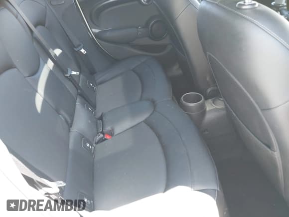 ✅ 2016 MINI Hardtop 4 Door • VIN: WMWXU1C50G2D08848 • Lot: 42215256. Listed on IAAI with 102,643 mi. Free auction sales archive from the USA and detailed vehicle history report at DreamBid. Image 8.