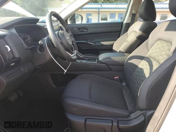 2025 Nissan Pathfinder S with VIN 5N1DR3AA3SC228006, listed as a Copart auction lot 80459665 with 5,233 mi miles and Salvage title. Bid and sale history available at DreamBid. Image 7.