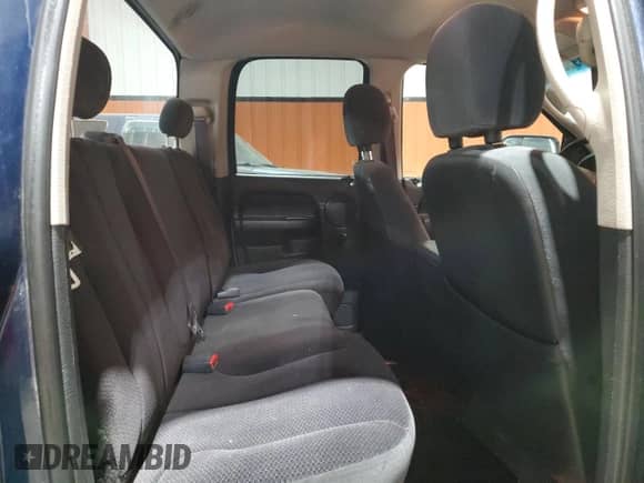 2005 Dodge 3500 SLT z VIN 3D7MS48C95G739703, wystawiony jako Copart lot #83249554 z przebiegiem 291 572 mil mil oraz Czysty tytuł • Clean title. Historia ofert i sprzedaży dostępna na DreamBid. Obrazek 10.