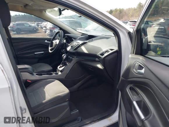 ✅ 2014 Ford Escape SE • VIN: 1FMCU0GX5EUB91012 • Lot: 43756503. Wystawiony na IAAI z przebiegiem 214 525 mil. Bezpłatny archiwum sprzedaży aukcyjnych z USA i szczegółowy raport historii pojazdu na DreamBid. Zdjęcie 5.