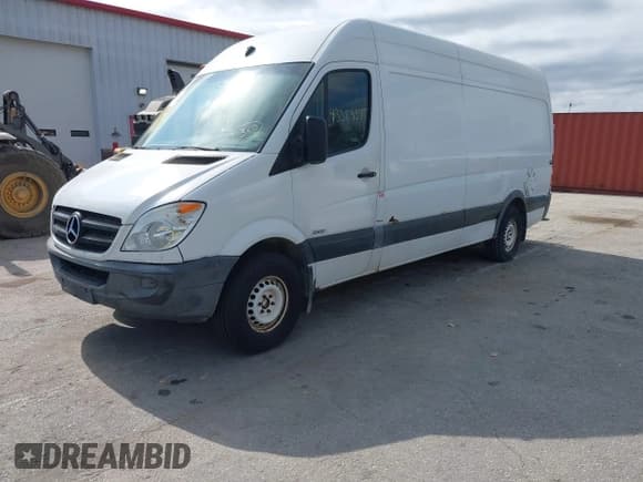 ✅ 2011 Mercedes-Benz Sprinter Cargo • VIN: WD3PE8CB3B5605335 • Лот: 43354345. Опубликован ранее на IAAI с пробегом 421 045 миль. Бесплатный доступ к архиву аукционных продаж из США и подробный отчёт об истории автомобиля на DreamBid. Изображение 18.