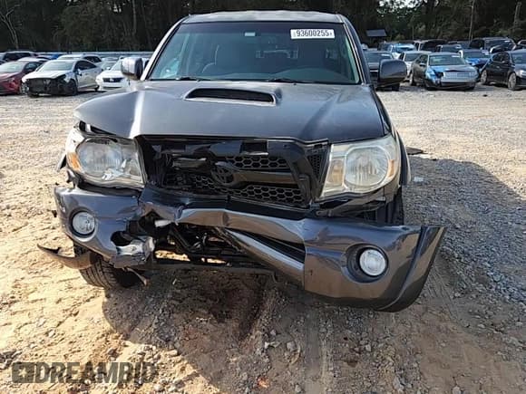 ✅ 2011 Toyota Tacoma PreRunner • VIN: 3TMJU4GN2BM113224 • Lot: 93600255. Listed on Copart with 106,371 mi. Free auction sales archive from the USA and detailed vehicle history report at DreamBid. Image 13.