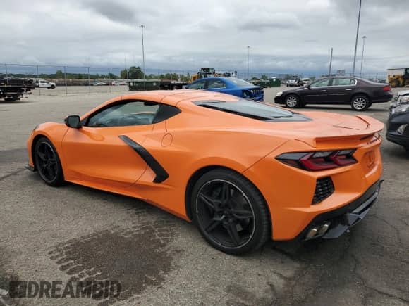 2023 Chevrolet Corvette 1LT z VIN 1G1YA2D44P5142284, wystawiony jako Copart lot #69943115 z przebiegiem 17 300 mil mil oraz Czysty tytuł • Clean title. Historia ofert i sprzedaży dostępna na DreamBid. Obrazek 2.