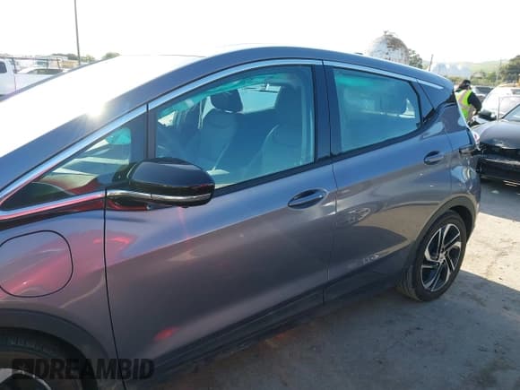 ✅ 2023 Chevrolet Bolt EV 2LT • VIN: 1G1FX6S05P4201698 • Lot: 41999199. Wystawiony na IAAI z przebiegiem 5 293 mil. Bezpłatny archiwum sprzedaży aukcyjnych z USA i szczegółowy raport historii pojazdu na DreamBid. Zdjęcie 14.