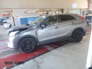 ✅ 2018 Mitsubishi Eclipse Cross LE • VIN: JA4AT4AAXJZ043634 • Lot: 85700135. Wystawiony na Copart z przebiegiem 75 252 mil. Bezpłatny archiwum sprzedaży aukcyjnych z USA i szczegółowy raport historii pojazdu na DreamBid. Zdjęcie 1.