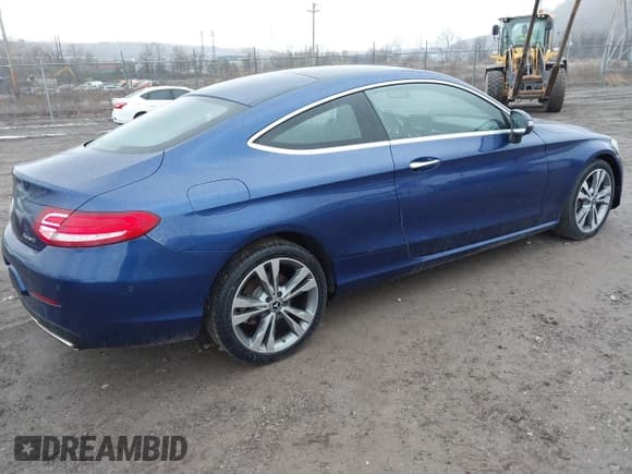 ✅ 2018 Mercedes-Benz C 300 • VIN: WDDWJ4KB5JF620733 • Lot: 41730561. Listed on IAAI with 75,463 mi. Free auction sales archive from the USA and detailed vehicle history report at DreamBid. Image 4.