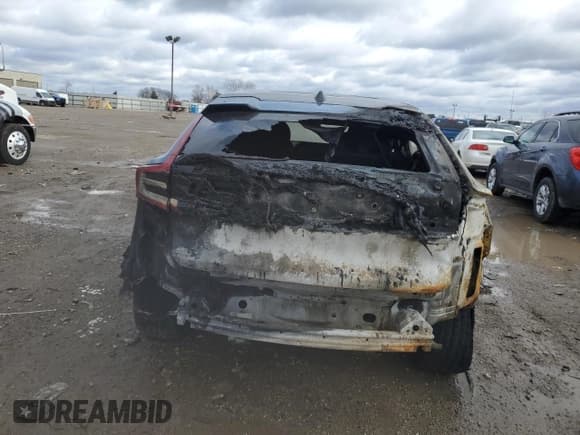 ✅ 2023 Volvo C40 Plus • VIN: YV4ED3GLXP2035703 • Lot: 80787813. Wystawiony na Copart z przebiegiem Nie podano. Bezpłatny archiwum sprzedaży aukcyjnych z USA i szczegółowy raport historii pojazdu na DreamBid. Zdjęcie 6.