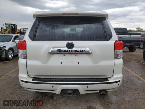 ✅ 2011 Toyota 4Runner SR5 • VIN: JTEBU5JR7B5048135 • Lot: 84887285. Wystawiony na Copart z przebiegiem 195 619 mil. Bezpłatny archiwum sprzedaży aukcyjnych z USA i szczegółowy raport historii pojazdu na DreamBid. Zdjęcie 6.