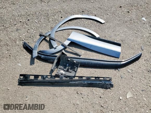 ✅ 2023 Genesis GV80 • VIN: KMUHBDSB3PU124170 • Лот: 69021525. Опубликован ранее на Copart с пробегом 47 160 миль. Бесплатный доступ к архиву аукционных продаж из США и подробный отчёт об истории автомобиля на DreamBid. Изображение 12.