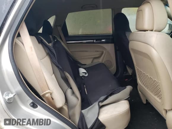 ✅ 2013 Kia Sorento LX • VIN: 5XYKT3A66DG363066 • Лот: 89821005. Опубликован ранее на Copart с пробегом Не указан. Бесплатный доступ к архиву аукционных продаж из США и подробный отчёт об истории автомобиля на DreamBid. Изображение 11.