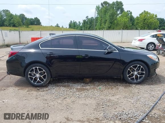 ✅ 2017 Buick Regal Sport Touring • VIN: 2G4GL5EX1H9183818 • Лот: 42416332. Опубликован ранее на IAAI с пробегом 91 416 миль. Бесплатный доступ к архиву аукционных продаж из США и подробный отчёт об истории автомобиля на DreamBid. Изображение 13.