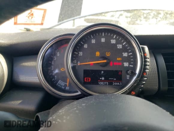 ✅ 2017 MINI Hardtop 4 Door Cooper • VIN: WMWXU1C55H2E18537 • Lot: 46891435. Wystawiony na Copart z przebiegiem 108 273 mil. Bezpłatny archiwum sprzedaży aukcyjnych z USA i szczegółowy raport historii pojazdu na DreamBid. Zdjęcie 9.