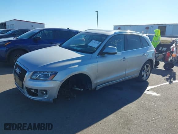 ✅ 2010 Audi Q5 Premium Plus • VIN: WA1LKAFP4AA091247 • Lot: 43582930. Listed on IAAI with 106,162 mi. Free auction sales archive from the USA and detailed vehicle history report at DreamBid. Image 2.