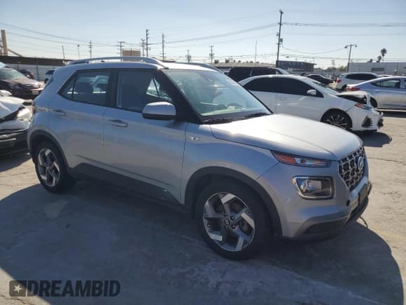 ✅ 2022 Hyundai Venue SEL • VIN: KMHRC8A30NU165676 • Lot: 90048295. Listed on Copart with 25,164 mi. Free auction sales archive from the USA and detailed vehicle history report at DreamBid. Image 4.