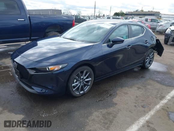 ✅ 2025 Mazda 3 S Preferred • VIN: JM1BPALMXS1757204 • Лот: 41744849. Опубликован ранее на IAAI с пробегом 2 664 миль. Бесплатный доступ к архиву аукционных продаж из США и подробный отчёт об истории автомобиля на DreamBid. Изображение 2.