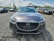 ✅ 2018 Mazda 3 Touring • VIN: 3MZBN1L38JM252032 • Lot: 62216025. Wystawiony na Copart z przebiegiem 28 462 mil. Bezpłatny archiwum sprzedaży aukcyjnych z USA i szczegółowy raport historii pojazdu na DreamBid. Zdjęcie 5.