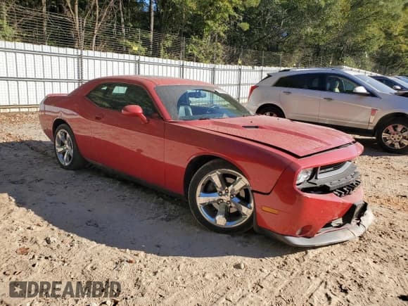 ✅ 2013 Dodge Challenger SXT Plus • VIN: 2C3CDYAG7DH570272 • Lot: 76894524. Wystawiony na Copart z przebiegiem 131 827 mil. Bezpłatny archiwum sprzedaży aukcyjnych z USA i szczegółowy raport historii pojazdu na DreamBid. Zdjęcie 4.