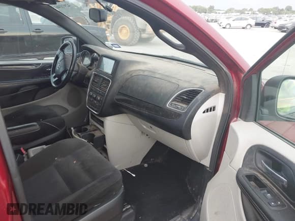 ✅ 2015 Dodge Grand Caravan SE • VIN: 2C4RDGBG1FR685056 • Lot: 42973346. Wystawiony na IAAI z przebiegiem Nie podano. Bezpłatny archiwum sprzedaży aukcyjnych z USA i szczegółowy raport historii pojazdu na DreamBid. Zdjęcie 5.