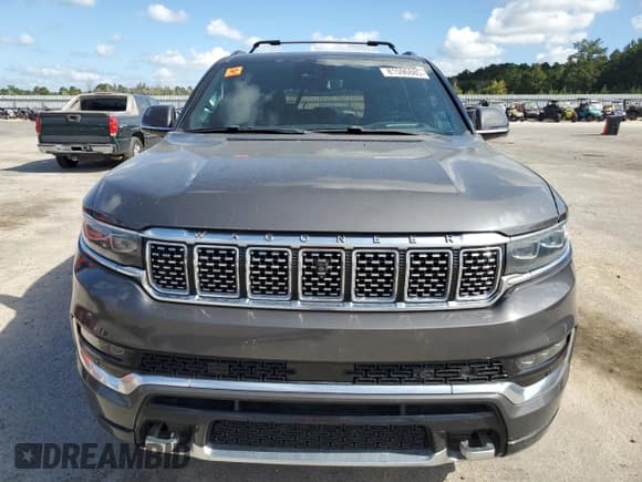 ✅ 2022 Jeep Grand Wagoneer Series III • VIN: 1C4SJVGJ6NS195647 • Lot: 81596885. Listed on Copart with 86,716 mi. Free auction sales archive from the USA and detailed vehicle history report at DreamBid. Image 5.