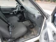 ✅ 2001 Chevrolet S-10 • VIN: 1GCCS14WX18244690 • Лот: 43231240. Опубликован ранее на IAAI с пробегом 70 961 миль. Бесплатный доступ к архиву аукционных продаж из США и подробный отчёт об истории автомобиля на DreamBid. Изображение 5.