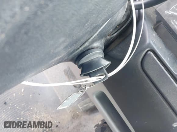 ✅ 1997 Ford F-250 • VIN: 1FTHW25F7VEA10948 • Лот: 41922444. Опубликован ранее на IAAI с пробегом 264 374 миль. Бесплатный доступ к архиву аукционных продаж из США и подробный отчёт об истории автомобиля на DreamBid. Изображение 11.