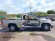 2008 Chevrolet Colorado 1LT z VIN 1GCCS19E288154279, wystawiony jako IAAI lot #42609253 z przebiegiem 193 517 mil mil oraz . Historia ofert i sprzedaży dostępna na DreamBid. Obrazek 14.