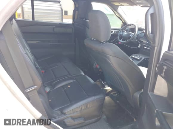 ✅ 2020 Ford Police Interceptor Utility • VIN: 1FM5K8AW8LGC14209 • Lot: 42287377. Wystawiony na IAAI z przebiegiem 172 135 mil. Bezpłatny archiwum sprzedaży aukcyjnych z USA i szczegółowy raport historii pojazdu na DreamBid. Zdjęcie 8.