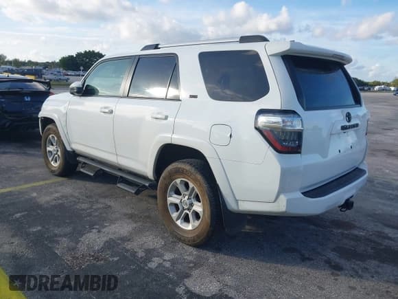 ✅ 2022 Toyota 4Runner SR5 • VIN: JTEMU5JR2N6053461 • Лот: 43846742. Опубликован ранее на IAAI с пробегом 37 736 миль. Бесплатный доступ к архиву аукционных продаж из США и подробный отчёт об истории автомобиля на DreamBid. Изображение 3.