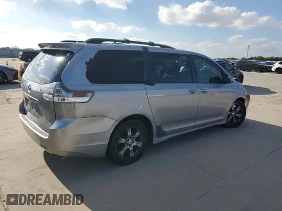 ✅ 2011 Toyota Sienna SE • VIN: 5TDXK3DC1BS041655 • Lot: 90010375. Listed on Copart with 249,916 mi. Free auction sales archive from the USA and detailed vehicle history report at DreamBid. Image 3.