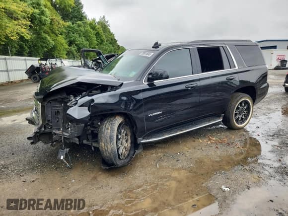 ✅ 2017 GMC Yukon SLE • VIN: 1GKS1AKC5HR277144 • Lot: 70911645. Listed on Copart with 122,081 mi. Free auction sales archive from the USA and detailed vehicle history report at DreamBid. Image 1.