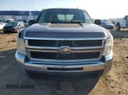 ✅ 2007 Chevrolet Silverado 2500HD 1LT • VIN: 1GCHK23K77F541849 • Lot: 50536725. Wystawiony na Copart z przebiegiem 172 136 mil. Bezpłatny archiwum sprzedaży aukcyjnych z USA i szczegółowy raport historii pojazdu na DreamBid. Zdjęcie 5.