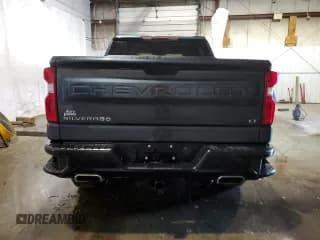 ✅ 2021 Chevrolet Silverado 1500 LT Trail Boss • VIN: 1GCPYFED6MZ250110 • Lot: 70799834. Wystawiony na Copart z przebiegiem 30 200 mil. Bezpłatny archiwum sprzedaży aukcyjnych z USA i szczegółowy raport historii pojazdu na DreamBid. Zdjęcie 6.
