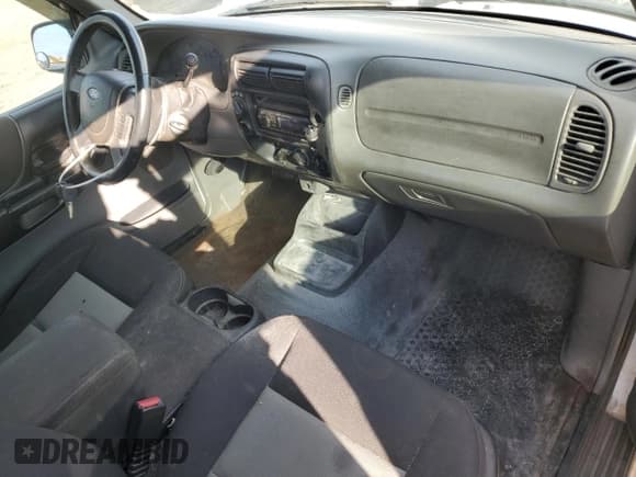 ✅ 2004 Ford Ranger XL Fleet • VIN: 1FTYR15E74PA71020 • Lot: 92357615. Wystawiony na Copart z przebiegiem 305 020 mil. Bezpłatny archiwum sprzedaży aukcyjnych z USA i szczegółowy raport historii pojazdu na DreamBid. Zdjęcie 8.