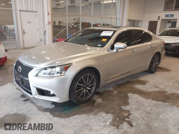 ✅ 2015 Lexus LS 460 • VIN: JTHCL5EF5F5025369 • Lot: 41942069. Listed on IAAI with 116,073 mi. Free auction sales archive from the USA and detailed vehicle history report at DreamBid. Image 2.