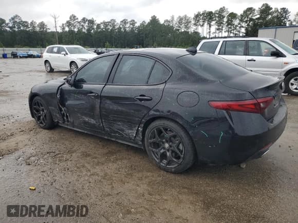 ✅ 2021 Alfa Romeo Giulia • VIN: ZARFAMAN3M7641901 • Лот: 84631725. Опубликован ранее на Copart с пробегом 21 332 миль. Бесплатный доступ к архиву аукционных продаж из США и подробный отчёт об истории автомобиля на DreamBid. Изображение 2.