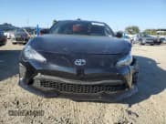 ✅ 2017 Toyota 86 • VIN: JF1ZNAA10H8703980 • Lot: 90367115. Wystawiony na Copart z przebiegiem 94 875 mil. Bezpłatny archiwum sprzedaży aukcyjnych z USA i szczegółowy raport historii pojazdu na DreamBid. Zdjęcie 5.