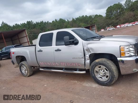 ✅ 2008 Chevrolet Silverado 2500HD LTZ • VIN: 1GCHK23648F154552 • Лот: 43400235. Опубликован ранее на IAAI с пробегом 197 246 миль. Бесплатный доступ к архиву аукционных продаж из США и подробный отчёт об истории автомобиля на DreamBid. Изображение 13.