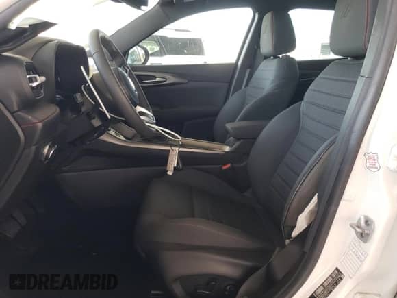 2024 Dodge Hornet R/T z VIN ZACPDFCW3R3A28539, wystawiony jako Copart lot #59208145 z przebiegiem 29 324 mil mil oraz Nie do naprawy • Non repairable. Historia ofert i sprzedaży dostępna na DreamBid. Obrazek 7.