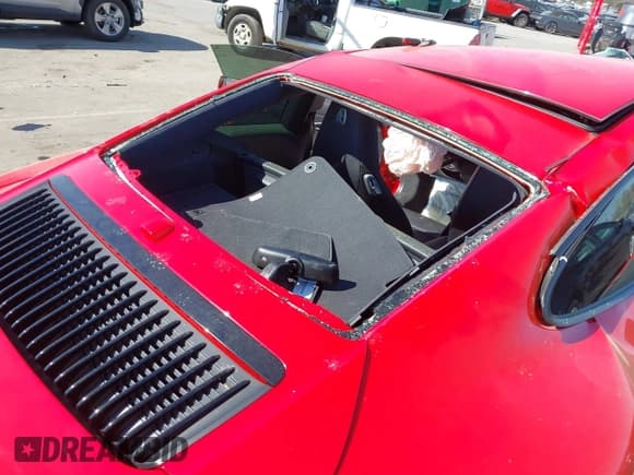 ✅ 2018 Porsche 911 Carrera S • VIN: WP0AB2A97JS123551 • Lot: 41903716. Listed on IAAI with Not provided. Free auction sales archive from the USA and detailed vehicle history report at DreamBid. Image 19.