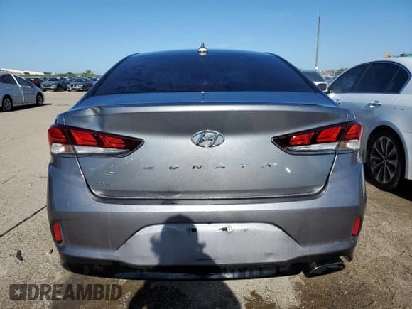✅ 2018 Hyundai Sonata SE • VIN: 5NPE24AF9JH689034 • Lot: 50222383. Listed on Copart with 35,122 mi. Free auction sales archive from the USA and detailed vehicle history report at DreamBid. Image 6.
