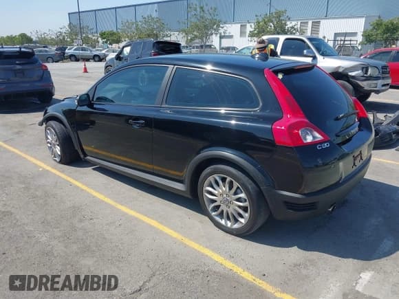✅ 2008 Volvo C30 Version 1.0 • VIN: YV1MK672482048925 • Lot: 42643147. Wystawiony na IAAI z przebiegiem 189 767 mil. Bezpłatny archiwum sprzedaży aukcyjnych z USA i szczegółowy raport historii pojazdu na DreamBid. Zdjęcie 3.