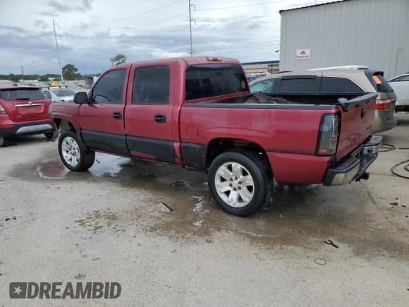 ✅ 2005 Chevrolet Silverado 1500 LS • VIN: 2GCEC13T051252318 • Лот: 74456324. Опубликован ранее на Copart с пробегом 174 984 миль. Бесплатный доступ к архиву аукционных продаж из США и подробный отчёт об истории автомобиля на DreamBid. Изображение 2.