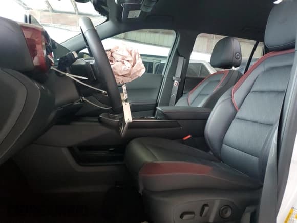 ✅ 2025 Chevrolet Equinox FWD RS • VIN: 3GNAXLEG1SL116294 • Lot: 65972745. Wystawiony na Copart z przebiegiem 4 395 mil. Bezpłatny archiwum sprzedaży aukcyjnych z USA i szczegółowy raport historii pojazdu na DreamBid. Zdjęcie 7.