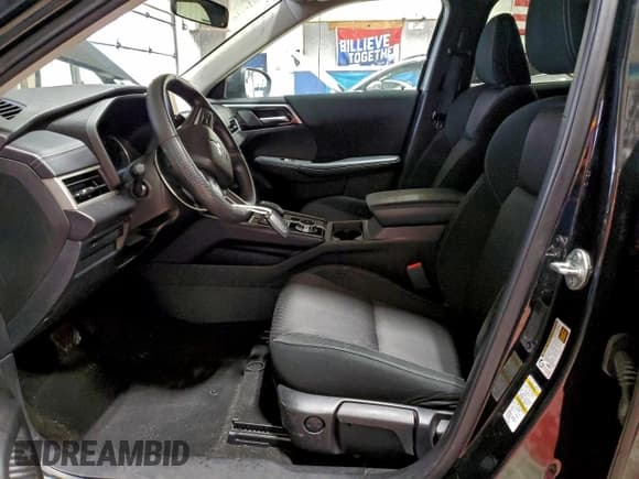 ✅ 2024 Mitsubishi Outlander ES • VIN: JA4J4UA86RZ026528 • Lot: 94672965. Listed on Copart with 25,323 mi. Free auction sales archive from the USA and detailed vehicle history report at DreamBid. Image 7.