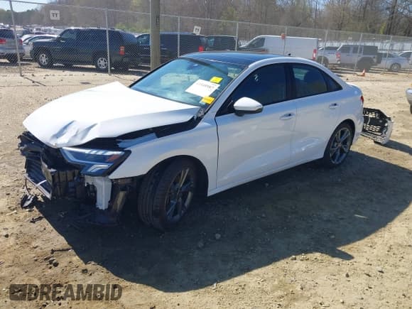 ✅ 2024 Audi A3 Premium Plus • VIN: WAUBUDGY6RA028227 • Lot: 41848987. Wystawiony na IAAI z przebiegiem 20 985 mil. Bezpłatny archiwum sprzedaży aukcyjnych z USA i szczegółowy raport historii pojazdu na DreamBid. Zdjęcie 2.